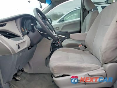 Zdjęcie 7 z 13 samochodu: 2017 TOYOTA SIENNA VIN:5TDZZ3DC3HS770964 - miniatura