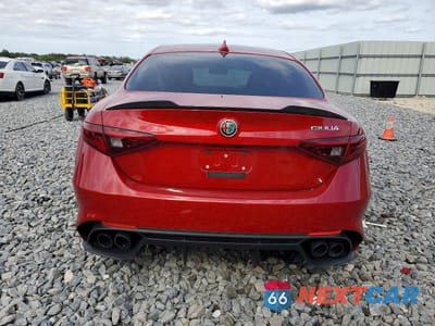 Zdjęcie 6 z 13 samochodu: 2018 ALFA ROMEO GIULIA QUADRIFOGLIO VIN:ZARFAEAV9J7575730 - miniatura