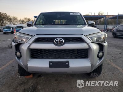 Piąte zdjęcie samochodu w środku: 2016 TOYOTA 4RUNNER SR5 VIN:JTEZU5JR8G5136231 - miniatura