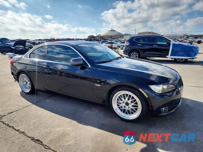 Czwarte zdjęcie samochodu z boku: 2010 BMW 335 I VIN:WBAWL7C53AP475665 - miniatura