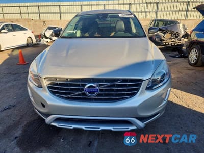 Piąte zdjęcie samochodu w środku: 2017 VOLVO XC60 T5 DYNAMIC VIN:YV440MRR0H2070055 - miniatura