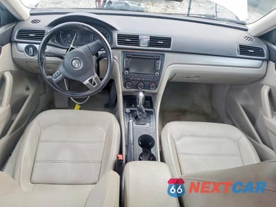 Zdjęcie 8 z 12 samochodu: 2015 VOLKSWAGEN PASSAT S VIN:1VWAT7A33FC087779 - miniatura
