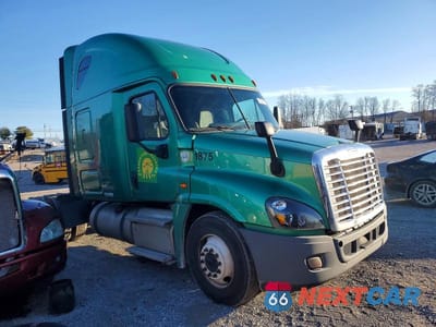 Drugie zdjęcie samochodu z przodu: 2018 FREIGHTLINER CASCADIA 125 SEMI TRUCK VIN:3AKJGLDR7JSJV0730 - miniatura