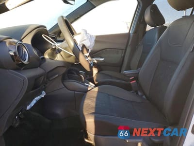 Zdjęcie 7 z 12 samochodu: 2020 NISSAN KICKS SV VIN:3N1CP5CV2LL501169 - miniatura
