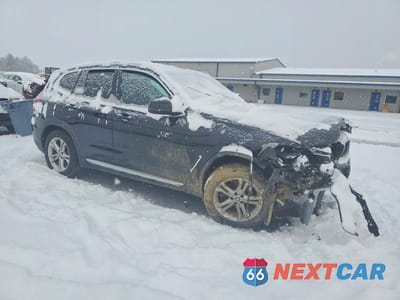 Czwarte zdjęcie samochodu z boku: 2021 BMW X3 SDRIVE30I VIN:5UXTY3C06M9E16737 - miniatura