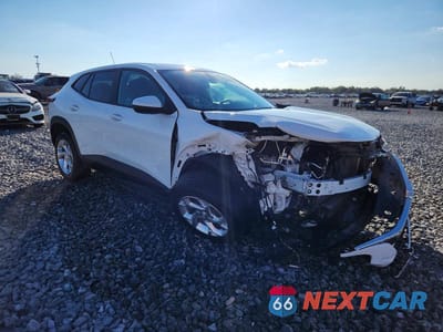 Czwarte zdjęcie samochodu z boku: 2024 CHEVROLET TRAX LS VIN:KL77LFE20RC002391 - miniatura