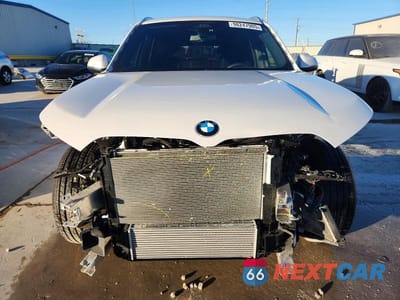 Piąte zdjęcie samochodu w środku: 2025 BMW X1 XDRIVE28I VIN:WBX73EF06S5046354 - miniatura