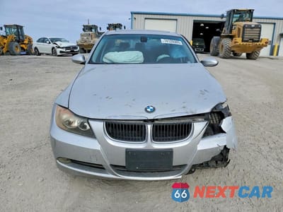 Piąte zdjęcie samochodu w środku: 2006 BMW 325 I VIN:WBAVB13576KX69795 - miniatura