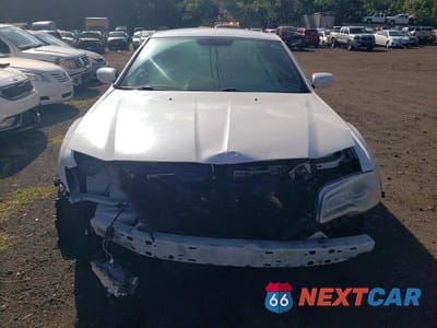 Piąte zdjęcie samochodu w środku: 2012 CHRYSLER 300 VIN:2C3CCAAGXCH275109 - miniatura