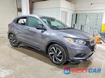 Czwarte zdjęcie samochodu z boku: 2019 HONDA HR-V SPORT VIN:3CZRU6H13KG715360 - miniatura