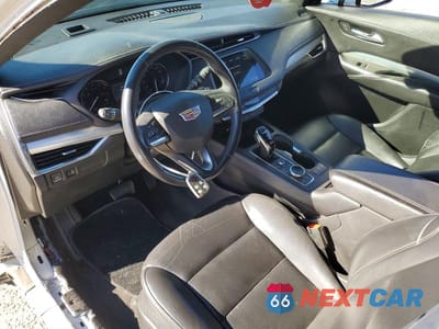 Zdjęcie 8 z 14 samochodu: 2022 CADILLAC XT4 PREMIUM LUXURY VIN:1GYFZCR44NF135309 - miniatura