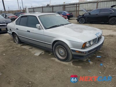 Czwarte zdjęcie samochodu z boku: 1991 BMW 535 I VIN:WBAHD1319MBF11718 - miniatura