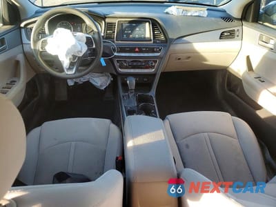 Zdjęcie 8 z 12 samochodu: 2019 HYUNDAI SONATA SE VIN:5NPE24AF2KH757188 - miniatura