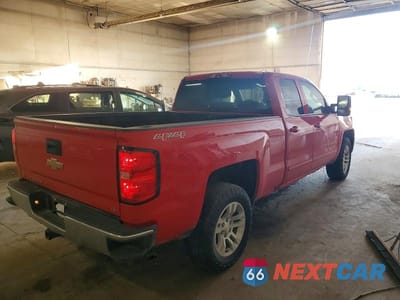 Trzecie zdjęcie samochodu z tyłu: 2017 CHEVROLET SILVERADO K1500 LT VIN:1GCVKREC5HZ135490 - miniatura