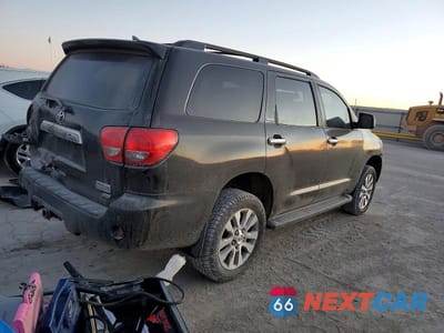 Trzecie zdjęcie samochodu z tyłu: 2010 TOYOTA SEQUOIA LIMITED VIN:5TDJW5G1XAS032838 - miniatura