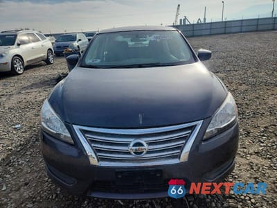 Piąte zdjęcie samochodu w środku: 2015 NISSAN SENTRA S VIN:3N1AB7AP5FL654493 - miniatura