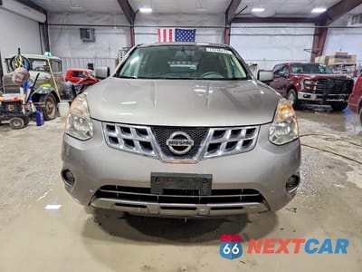 Piąte zdjęcie samochodu w środku: 2013 NISSAN ROGUE S VIN:JN8AS5MV0DW627905 - miniatura