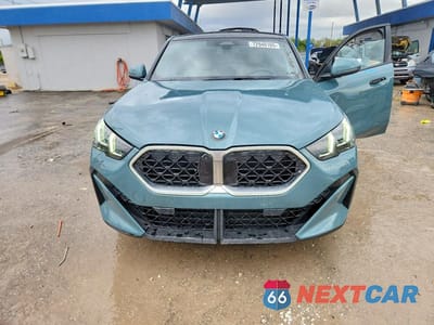 Piąte zdjęcie samochodu w środku: 2025 BMW X2 XDRIVE28I VIN:WBX63GM07S5181417 - miniatura