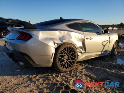 Trzecie zdjęcie samochodu z tyłu: 2024 FORD MUSTANG VIN:1FA6P8TH7R5121314 - miniatura