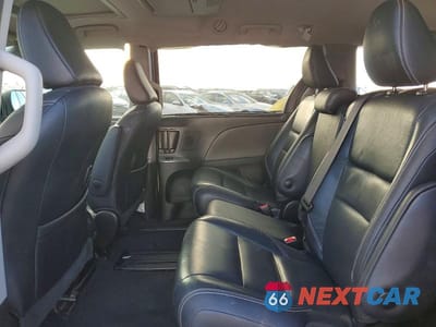 Zdjęcie 11 z 13 samochodu: 2019 TOYOTA SIENNA SE VIN:5TDXZ3DC9KS996750 - miniatura