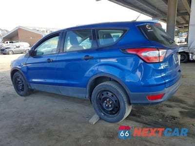 Drugie zdjęcie samochodu z przodu: 2018 FORD ESCAPE S VIN:1FMCU0F72JUD44098 - miniatura