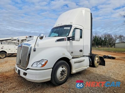 Drugie zdjęcie samochodu z przodu: 2015 KENWORTH CONSTRUCTION T680 VIN:1XKYA48X0FJ403489 - miniatura