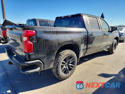 Trzecie zdjęcie samochodu z tyłu: 2021 CHEVROLET SILVERADO C1500 CUSTOM VIN:3GCPWBEKXMG312041 - miniatura