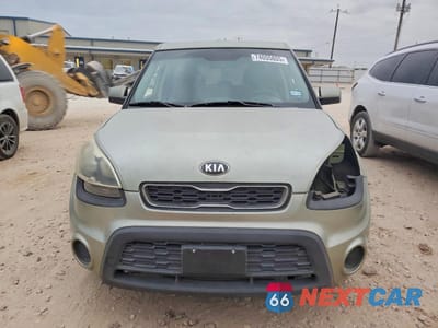 Piąte zdjęcie samochodu w środku: 2013 KIA SOUL VIN:KNDJT2A55D7574883 - miniatura