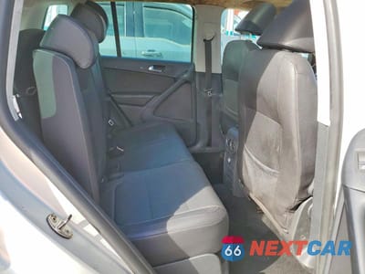 Zdjęcie 10 z 11 samochodu: 2010 VOLKSWAGEN TIGUAN SE VIN:WVGBV7AX9AW521775 - miniatura