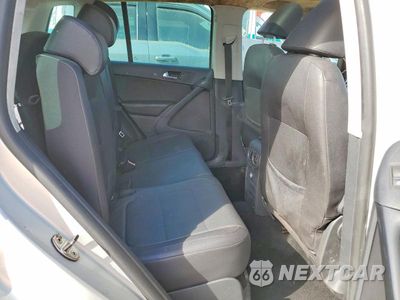 Zdjęcie 10 z 12 samochodu: 2010 VOLKSWAGEN TIGUAN SE VIN:WVGBV7AX9AW521775 - miniatura