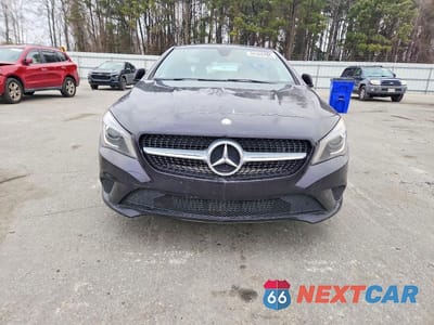 Piąte zdjęcie samochodu w środku: 2015 MERCEDES-BENZ CLA 250 VIN:WDDSJ4EB3FN168448 - miniatura