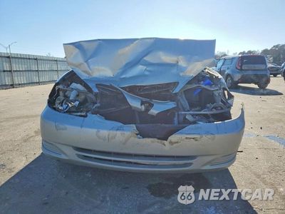 Piąte zdjęcie samochodu w środku: 2004 TOYOTA CAMRY LE VIN:4T1BE32K44U299447 - miniatura