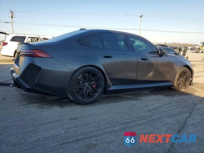 Trzecie zdjęcie samochodu z tyłu: 2026 BMW M5 VIN:WBS83FK06TCV35419 - miniatura