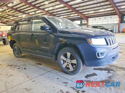 Czwarte zdjęcie samochodu z boku: 2016 JEEP COMPASS LATITUDE VIN:1C4NJCEA4GD738148 - miniatura