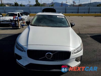 Piąte zdjęcie samochodu w środku: 2024 VOLVO S60 CORE VIN:7JRH60FK0RG311394 - miniatura