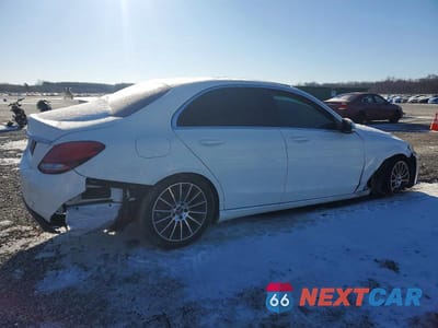 Trzecie zdjęcie samochodu z tyłu: 2017 MERCEDES-BENZ C 300 VIN:55SWF4JB6HU195372 - miniatura