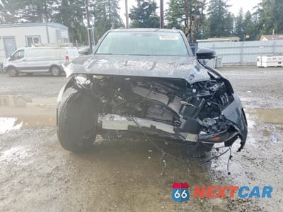 Piąte zdjęcie samochodu w środku: 2025 TOYOTA 4RUNNER SR5 VIN:JTEVA5BR7S5073069 - miniatura