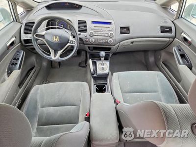 Zdjęcie 8 z 13 samochodu: 2009 HONDA CIVIC LX VIN:2HGFA16589H303697 - miniatura