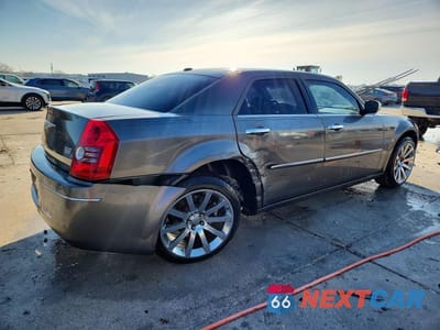 Trzecie zdjęcie samochodu z tyłu: 2010 CHRYSLER 300 TOURING VIN:2C3CA5CV9AH206630 - miniatura