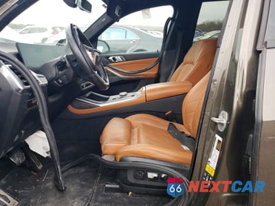 Zdjęcie 7 z 14 samochodu: 2023 BMW X7 XDRIVE40I VIN:5UX23EM08P9P97044 - miniatura
