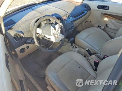 Zdjęcie 8 z 11 samochodu: 2006 VOLKSWAGEN NEW BEETLE CONVERTIBLE OPTION PACKAGE 1 VIN:3VWRF31Y66M308529 - miniatura