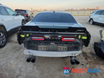 Zdjęcie 6 z 13 samochodu: 2016 DODGE CHALLENGER SRT 392 VIN:2C3CDZDJ2GH191603 - miniatura