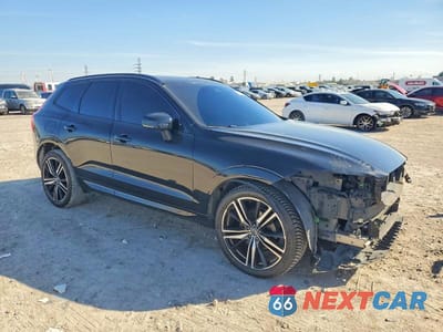 Czwarte zdjęcie samochodu z boku: 2020 VOLVO XC60 T5 R-DESIGN VIN:YV4102DM2L1508074 - miniatura