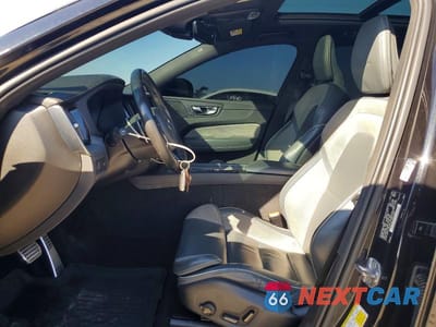 Zdjęcie 7 z 14 samochodu: 2020 VOLVO XC60 T5 R-DESIGN VIN:YV4102DM2L1508074 - miniatura