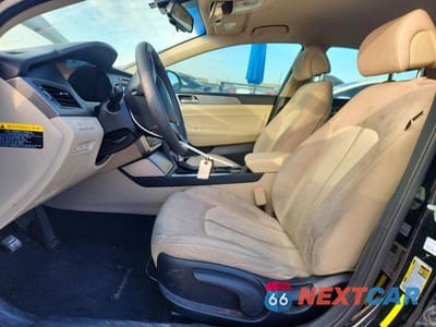 Zdjęcie 7 z 11 samochodu: 2017 HYUNDAI SONATA HYBRID VIN:KMHE24L10HA046828 - miniatura