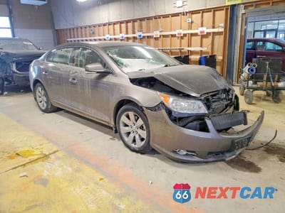 Czwarte zdjęcie samochodu z boku: 2012 BUICK LACROSSE PREMIUM VIN:1G4GF5E31CF190451 - miniatura