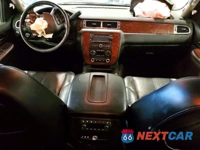Zdjęcie 8 z 13 samochodu: 2007 CHEVROLET SUBURBAN K1500 VIN:3GNFK16387G148874 - miniatura