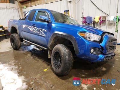 Czwarte zdjęcie samochodu z boku: 2017 TOYOTA TACOMA ACCESS CAB VIN:5TFSZ5AN6HX092000 - miniatura