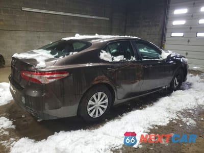 Trzecie zdjęcie samochodu z tyłu: 2018 TOYOTA CAMRY HYBRID LE VIN:4T1B31HKXJU500247 - miniatura