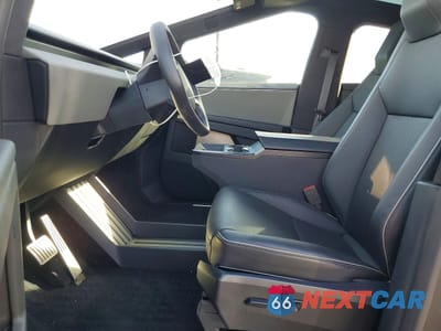 Zdjęcie 7 z 12 samochodu: 2024 TESLA CYBERTRUCK VIN:7G2CEHED7RA033076 - miniatura